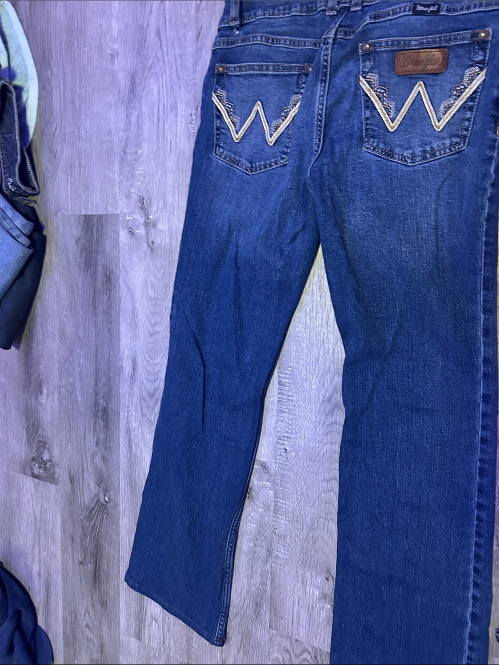 Wrangler Women’s Dark Blue Boot Cut Jeans with Embroidered Back Pockets